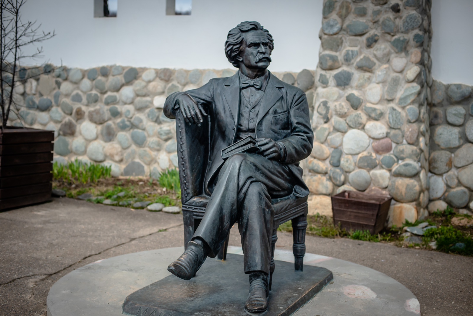 марк твен памятник
